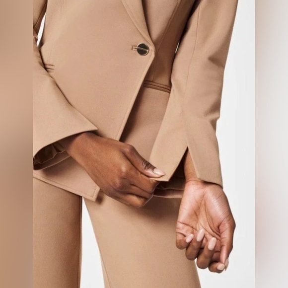 SPANX The Perfect Asymmetrical Tailored Blazer Ponte Toffee Tan Khaki Medium NWT - Picture 7 of 10